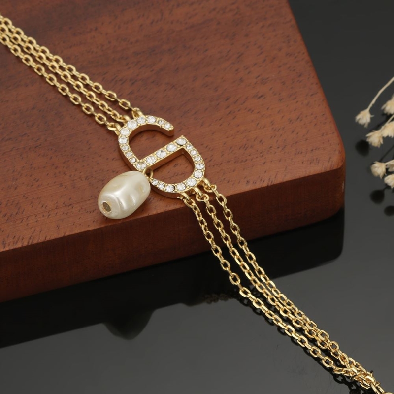 chr1st1an D10r bracelets